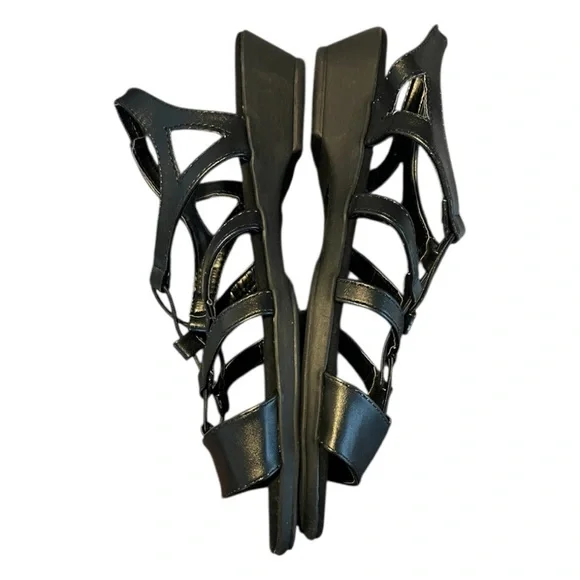 Classique Harper Black Women's Size 8
Stretch Upper 11/4" Heel Sandals New - Picture 5 of 12